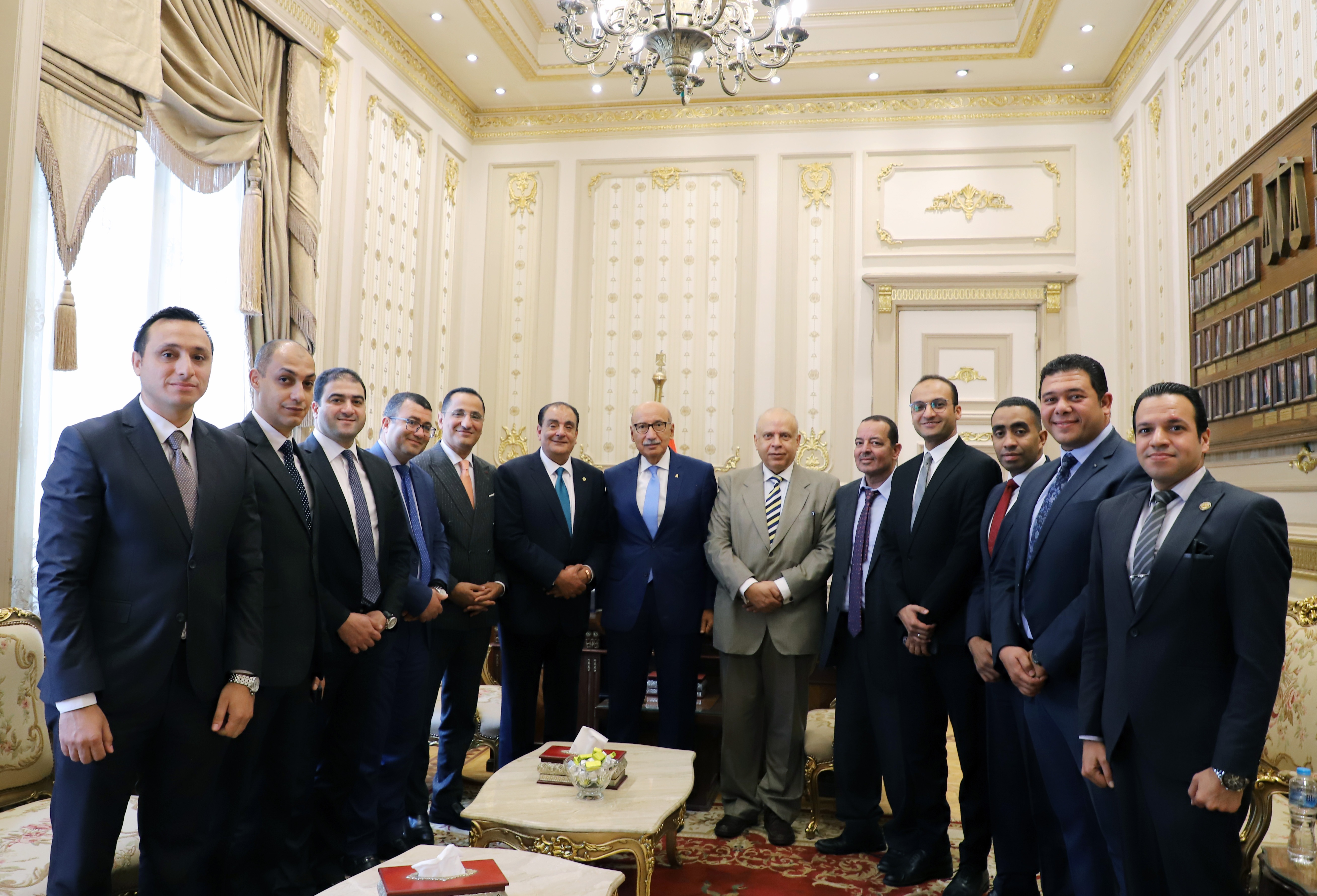رئيس محكمة النقض يستقبل رئيس نادى قضاة الإسكندرية ووفداً من القضاة لتقديم التهنئة