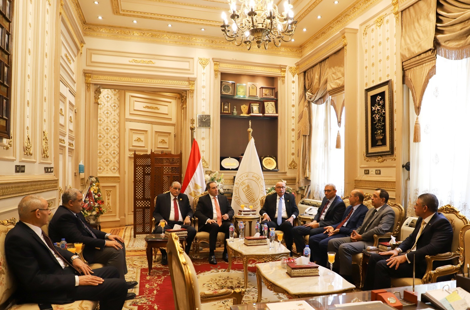 رئيس محكمة النقض يستقبل المستشار أحمد سعد وكيل مجلس النواب والمستشار أحمد مناع أمين عام المجلس