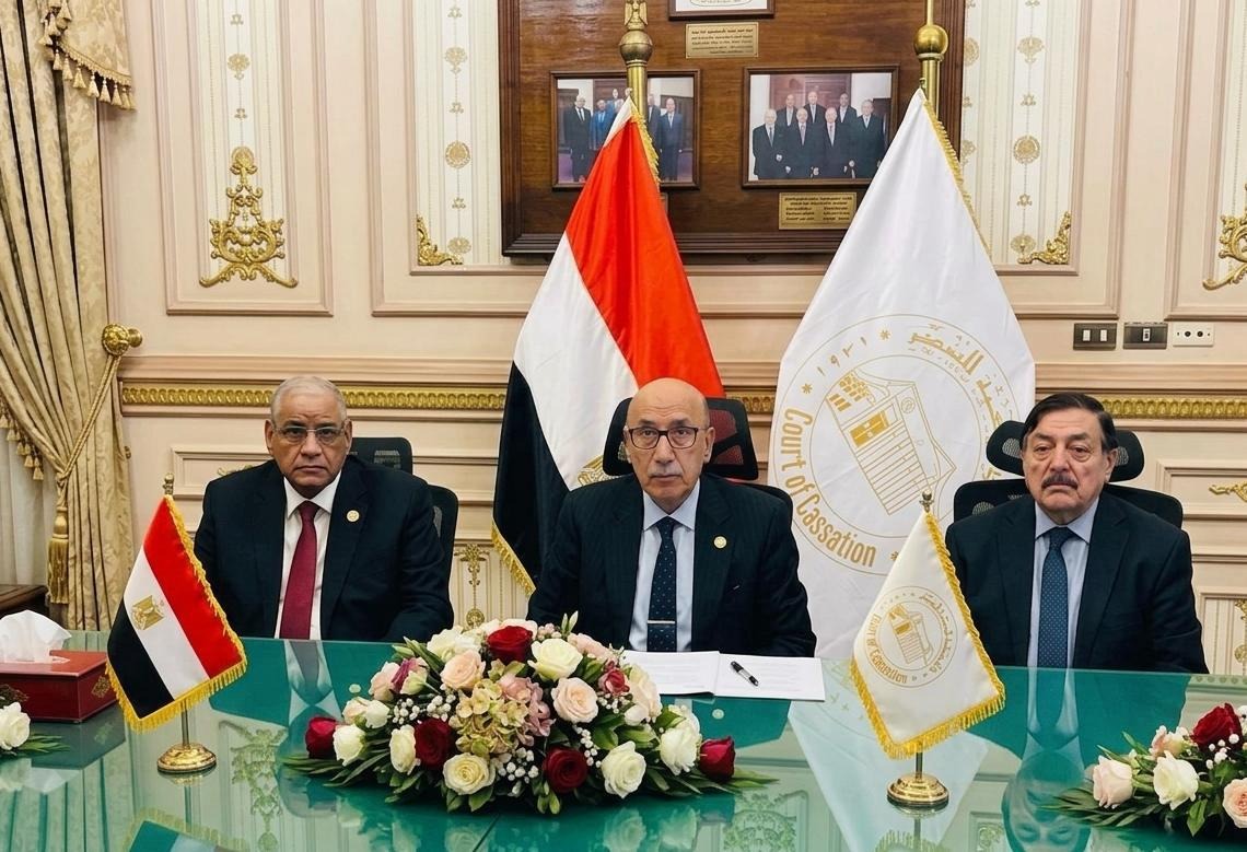 رئيس محكمة النقض يوقع مذكرة تفاهم مع الجامعة الأمريكية في الامارات  (دبي) لتعزيز التعاون الأكاديمي والقانوني