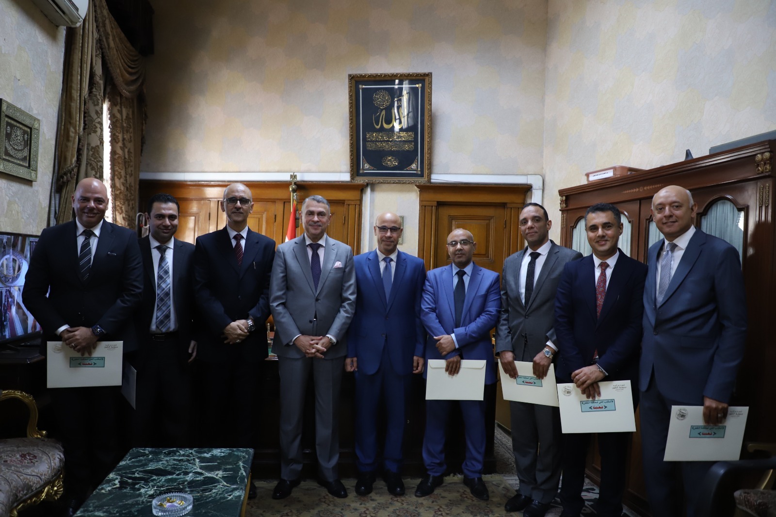 رئيس المكتب الفنى لمحكمة النقض يهنئ السادة القضاة بالمكتب المنضمين حديثاً للمحكمة